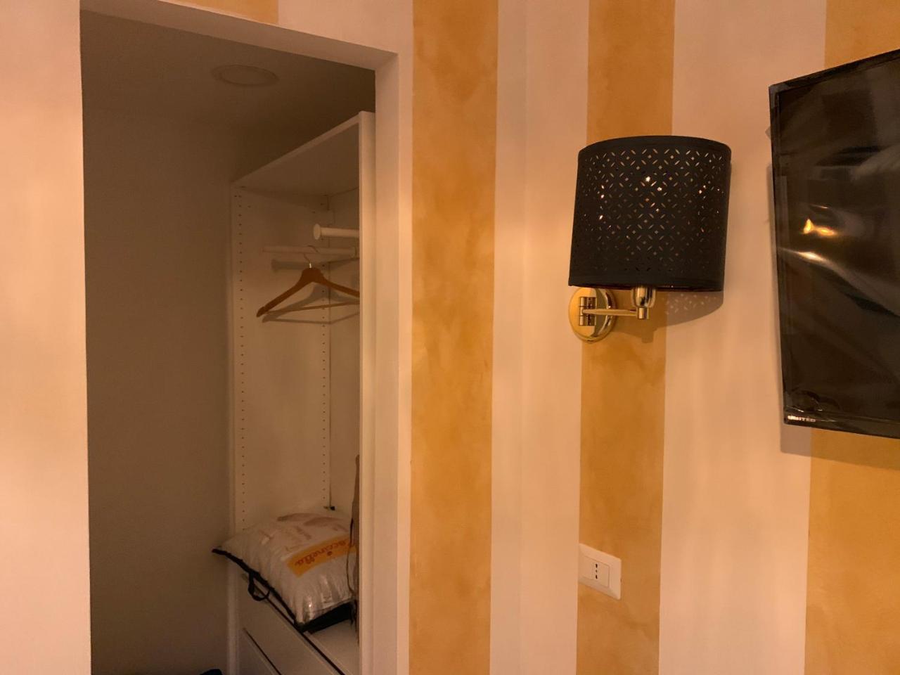 Fiumicinoa57 Acomodação com café da manhã Exterior foto